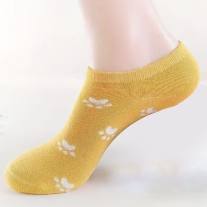 Meia soquete amarela patinhas